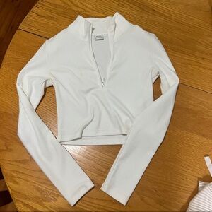Aritzia Sunday Best Cropped Zip Up